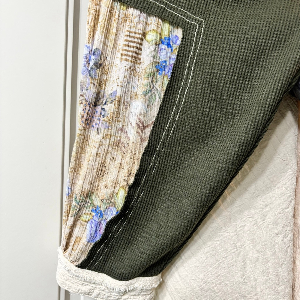 Women's S POL Button Up Shirt Jacket Beige Green Peace Sign Oversized Lagenlook - Picture 11 of 11